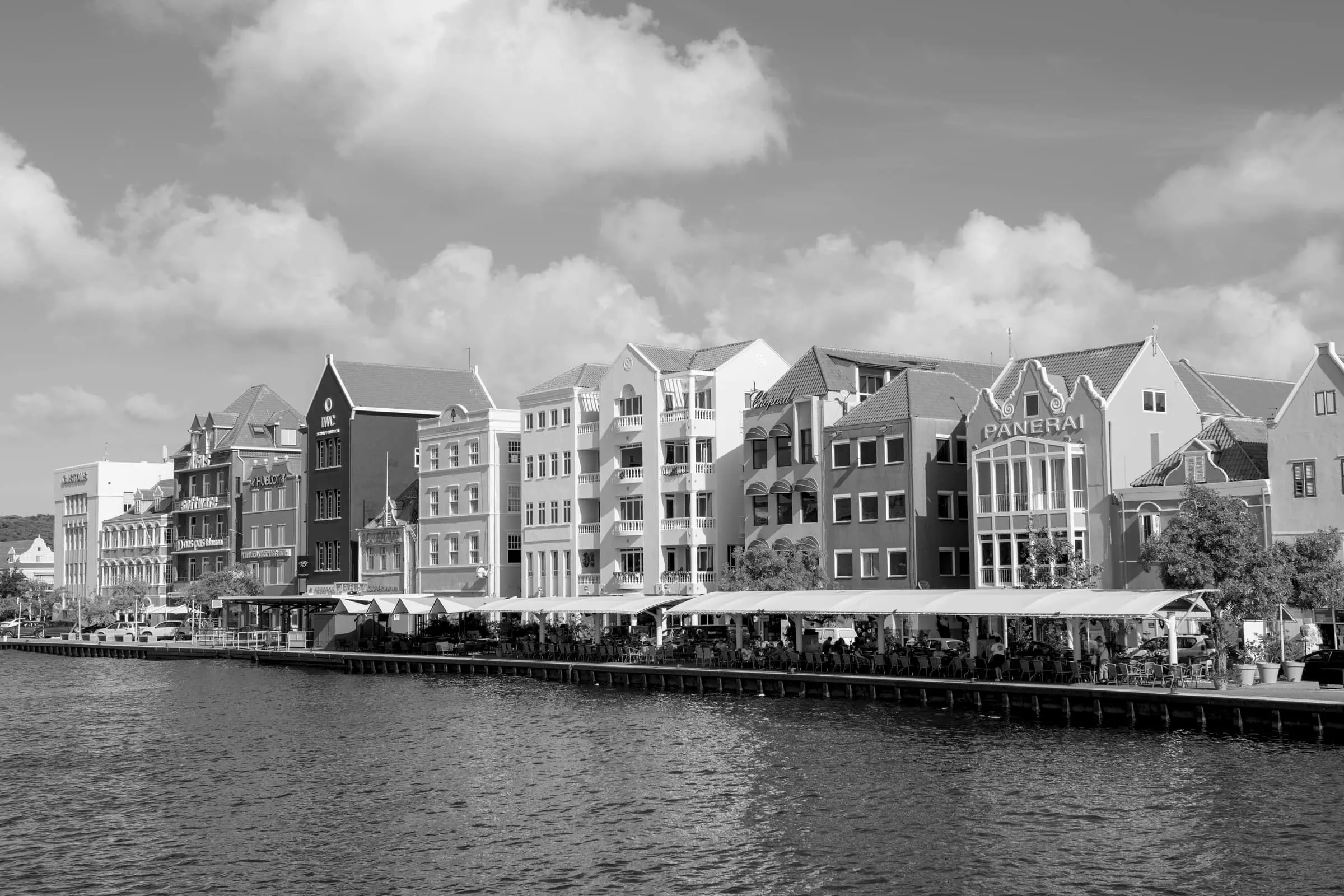 De gevels van Willemstad op Curaçao
